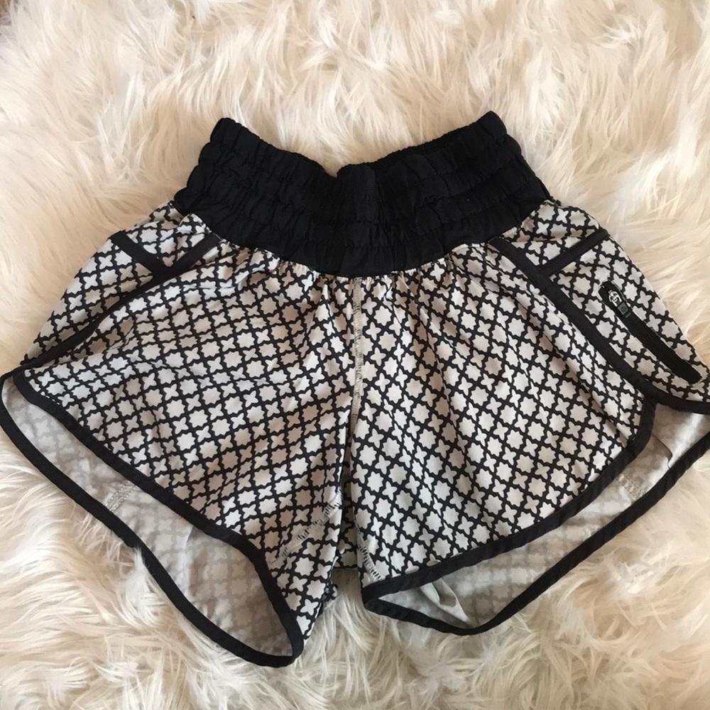 Lulu lemon tracker shorts